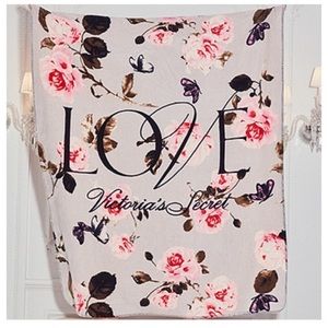 NWT Victoria Secret Floral Sherpa Throw